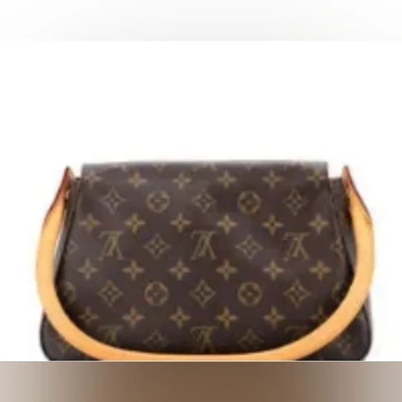Louis Vuitton Looping Canvas Shoulder Bag - Picture 3 of 5